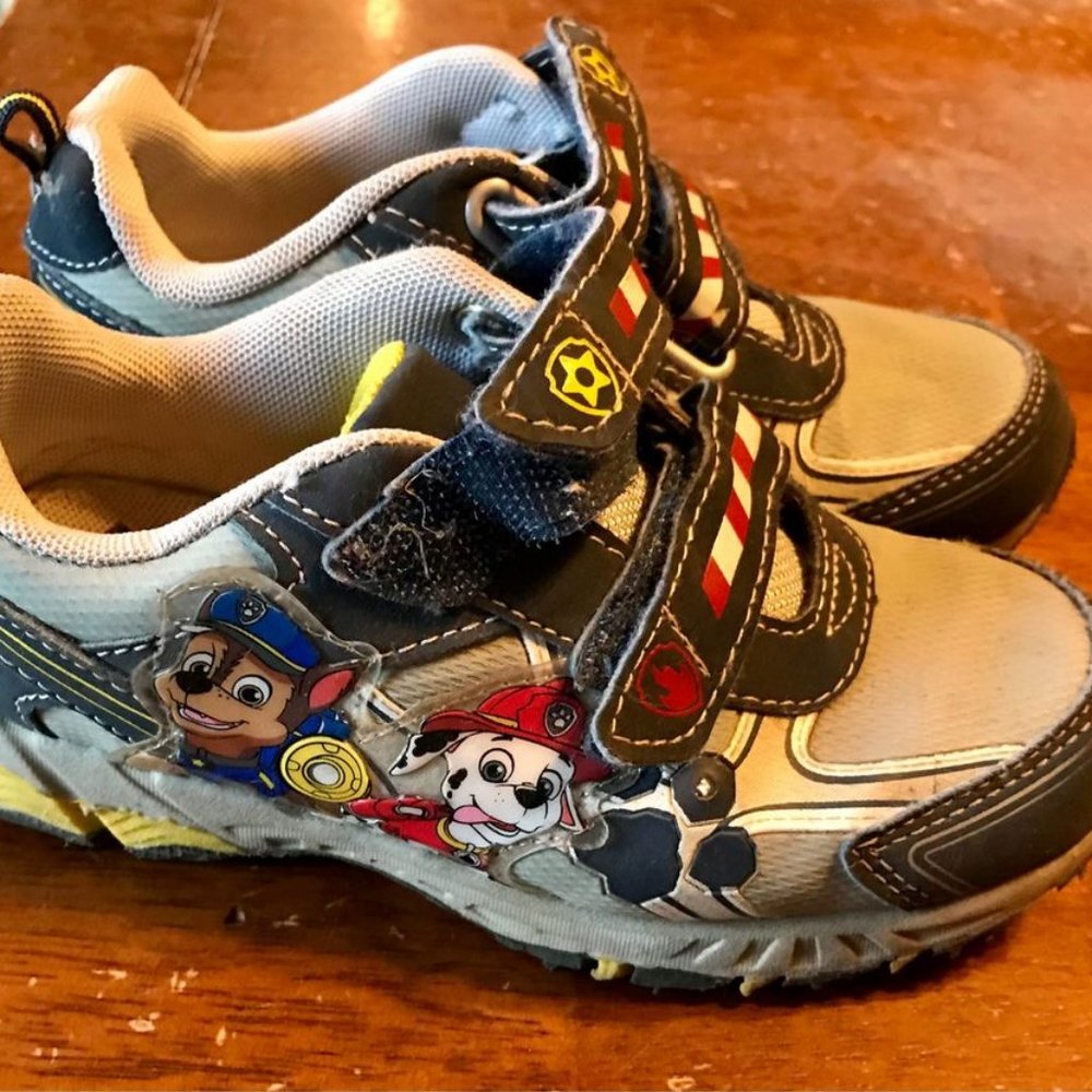 Boys Paw Patrol Light-Up Sneakers Size 12
